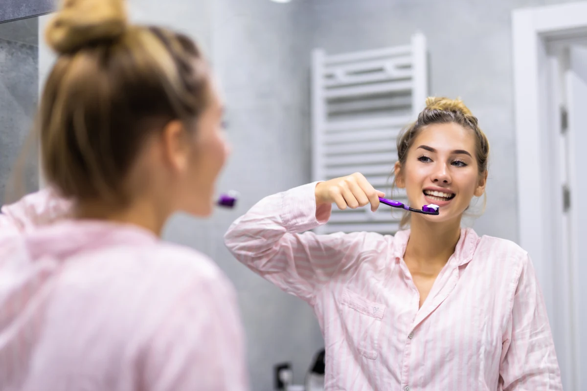 Jak prawidłowo myć zęby?