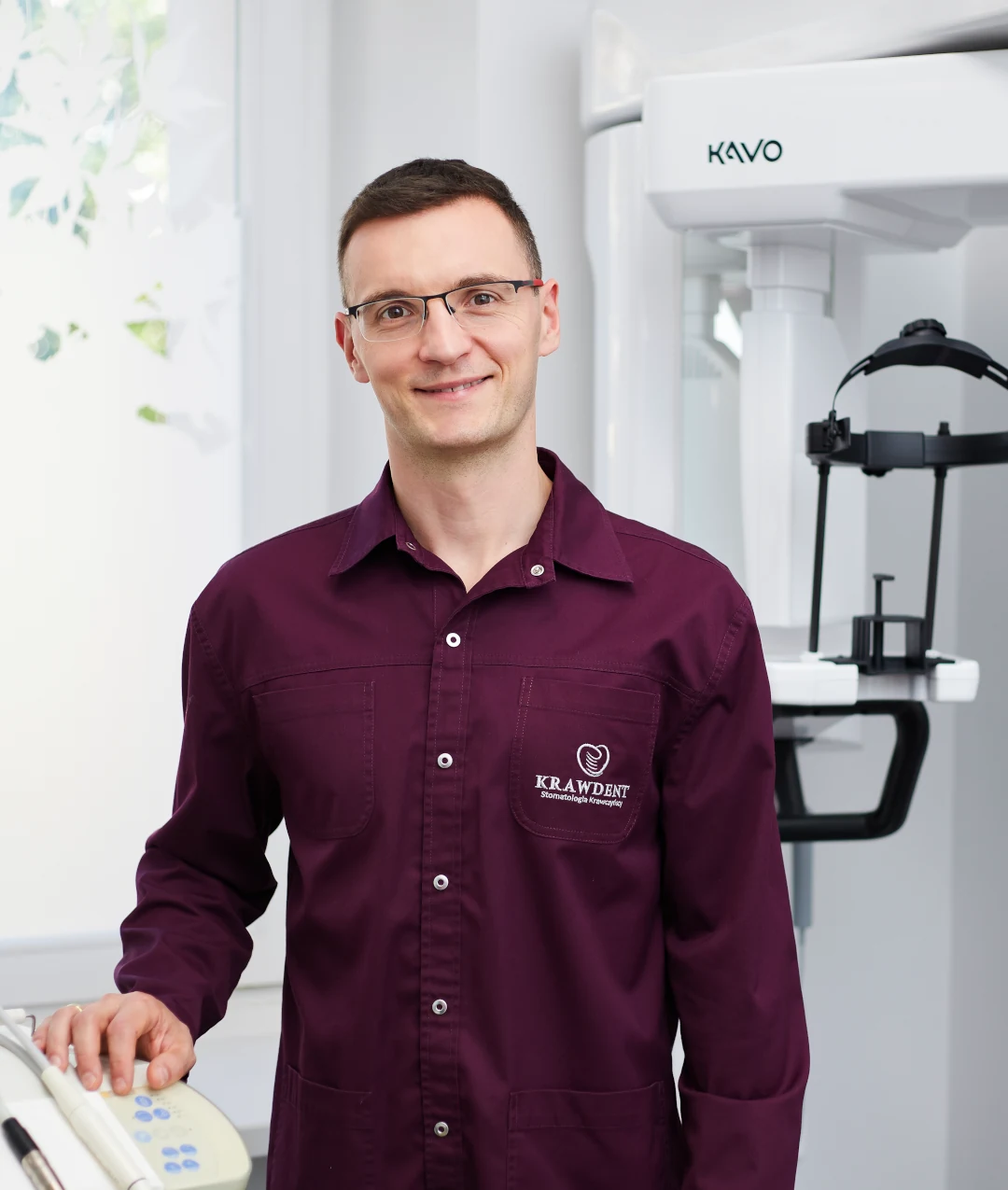 Krawdent Rzeszów - Implantolog dr Paweł Krawczyński
